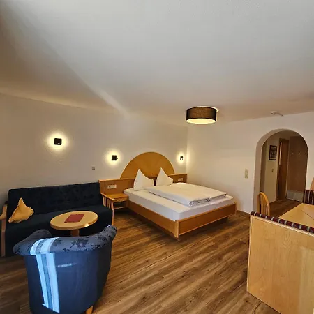 Kardona Hotel 3*