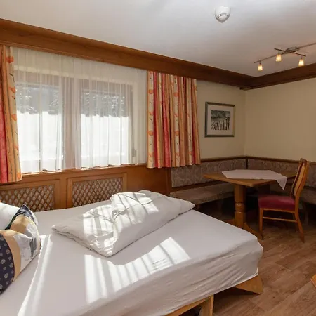 Kardona Hotel